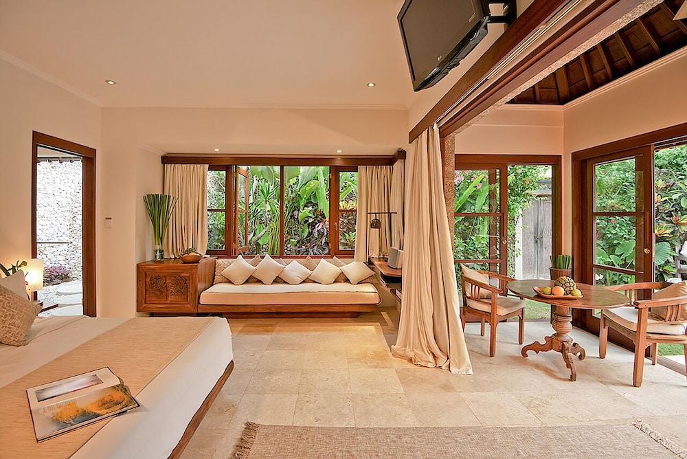 Villa Kubu Seminyak Buitenkant foto