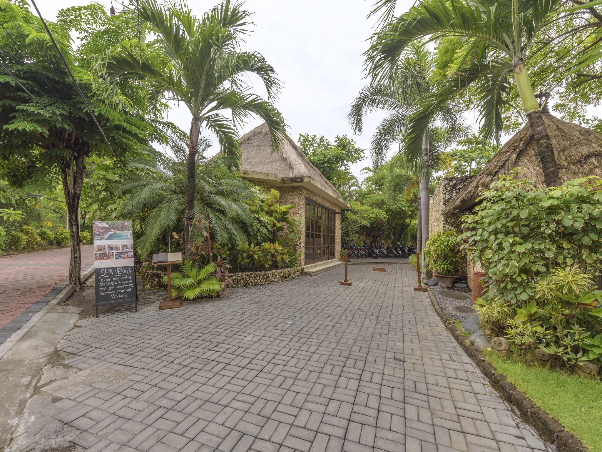 Villa Kubu Seminyak Buitenkant foto